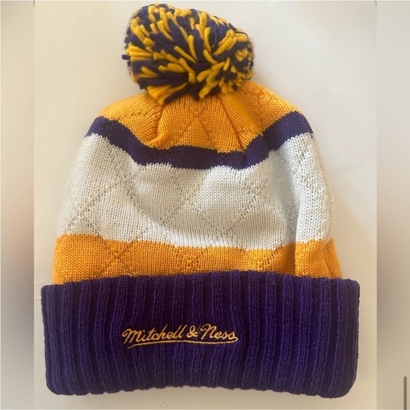 LA Lakers Bundle of 2 Mitchell & Ness + OTS NBA Logo Knit Cuffed Beanie Hats - Picture 4 of 11